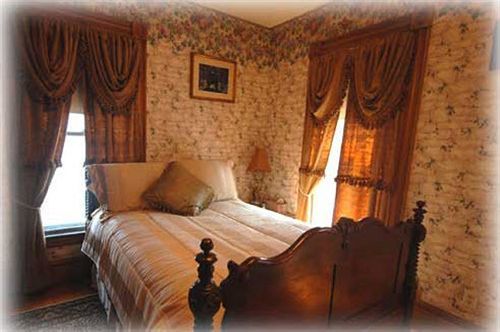 Whitefield The Lion And The Rose Bed & Breakfast מראה חיצוני תמונה