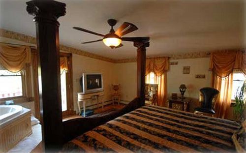 Whitefield The Lion And The Rose Bed & Breakfast מראה חיצוני תמונה