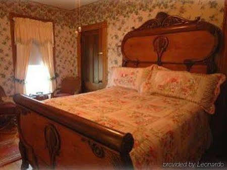 Whitefield The Lion And The Rose Bed & Breakfast חדר תמונה