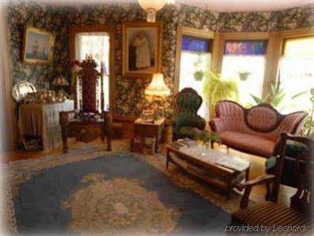 Whitefield The Lion And The Rose Bed & Breakfast מראה פנימי תמונה